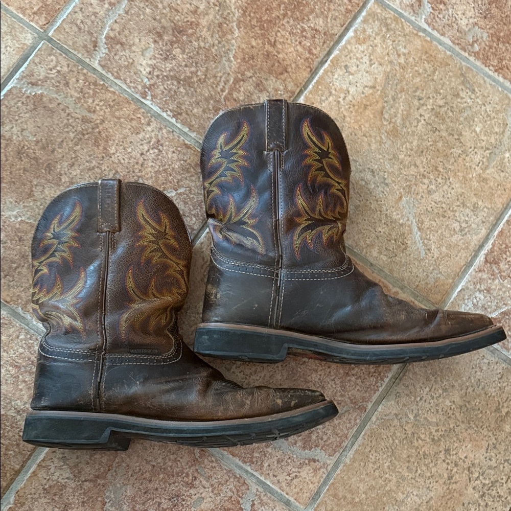 Justin Brown Leather Cowboy Boots/Work boots w/Embroidered Design - Size 14D